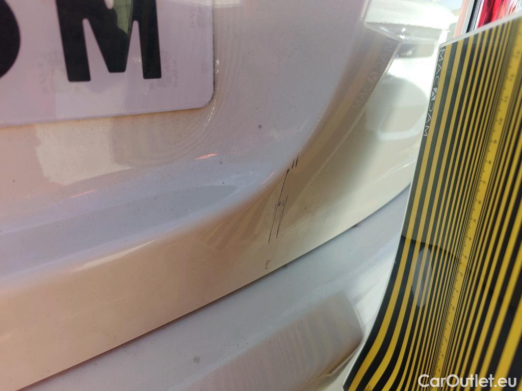  Mini  Cooper MINI MINI / 2014 / 5P / berlina con portón ONE 5 PUERTAS (CX) #4