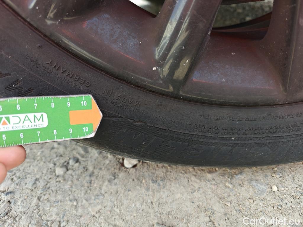  Mini  Cooper MINI MINI / 2014 / 5P / berlina con portón ONE 5 PUERTAS (CX) #36