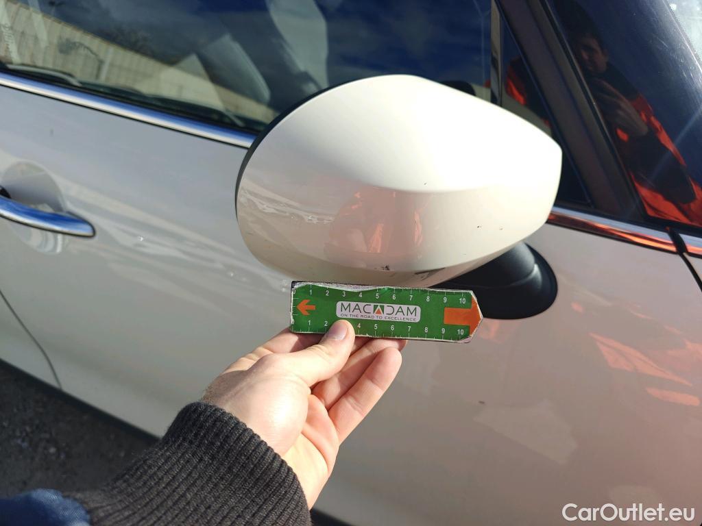  Mini  Cooper MINI MINI / 2014 / 5P / berlina con portón ONE 5 PUERTAS (CX) #69