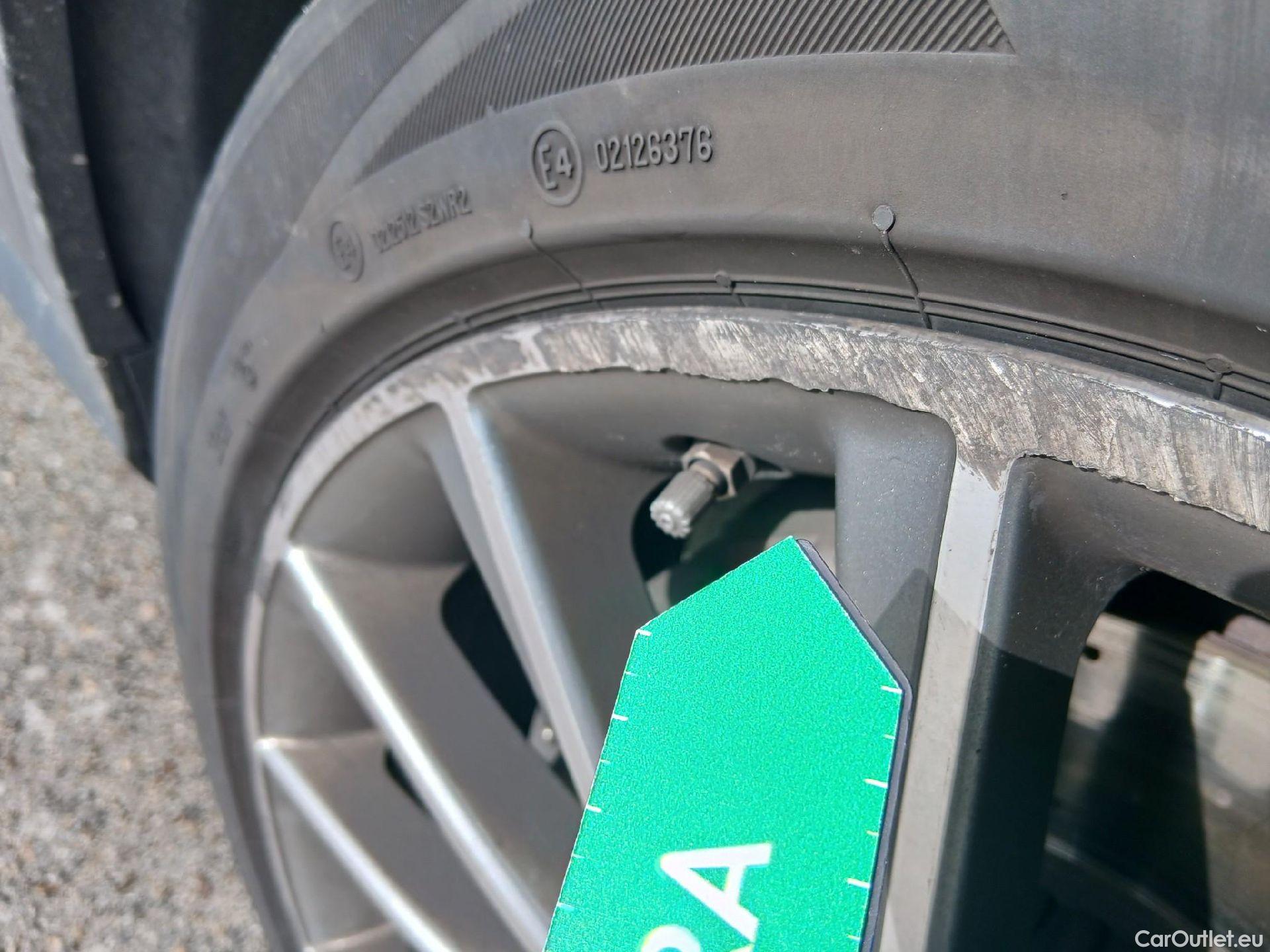  Mercedes  G-Klasee MERCEDES-BENZ GLC Coupé / 2019 / 5P / coupé GLC 300 d 4MATIC #47