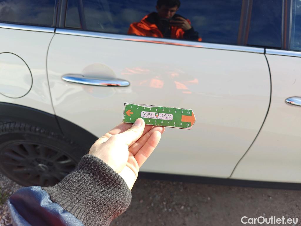  Mini  Cooper MINI MINI / 2014 / 5P / berlina con portón ONE 5 PUERTAS (CX) #57