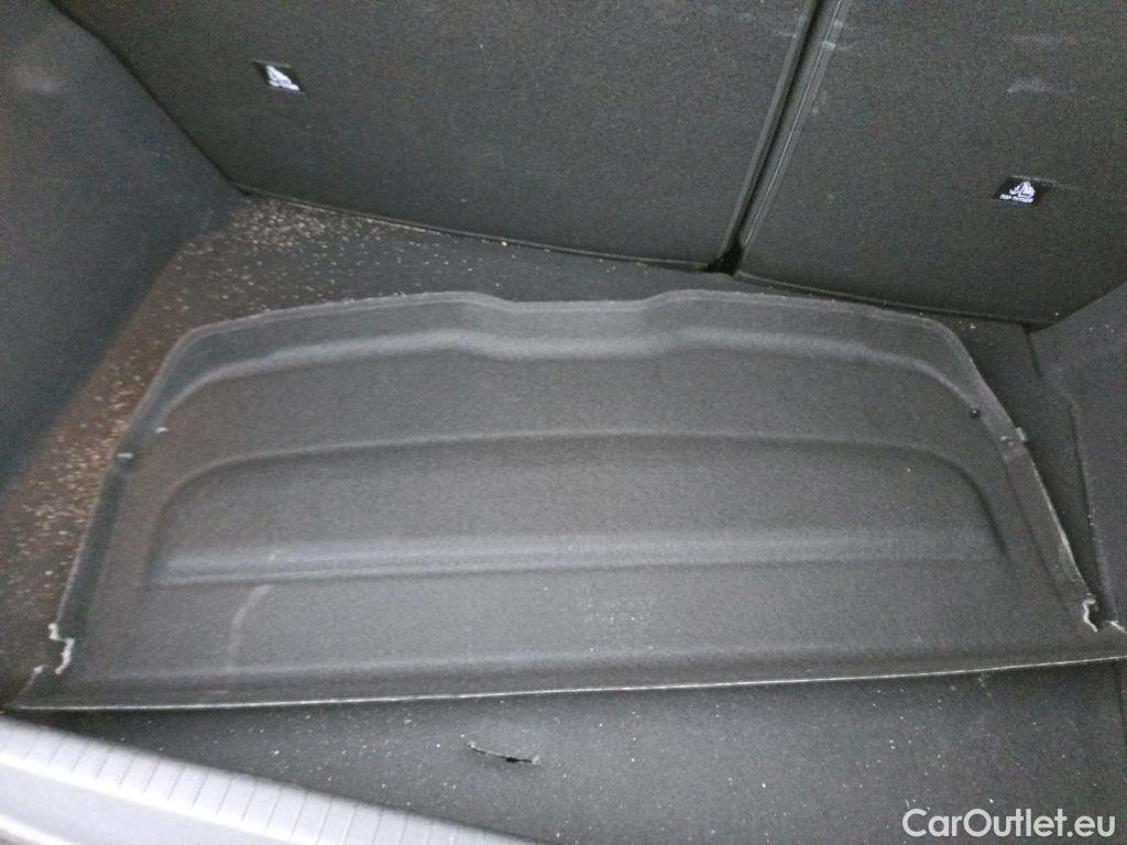  Peugeot  208  Hybrid 136 GT 1.2 135CV AT6 6E #19