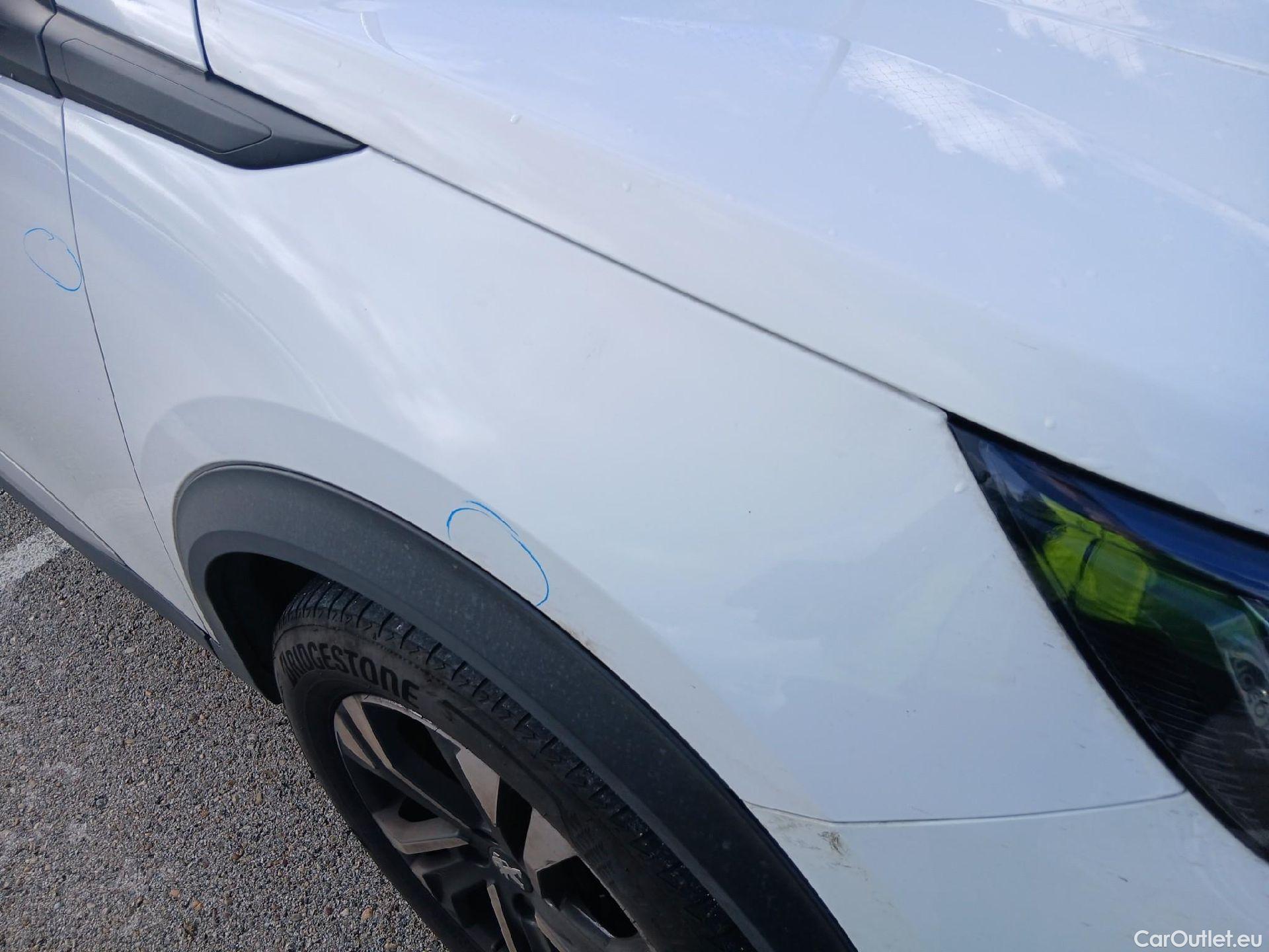  Peugeot  2008 PEUGEOT  / 2019 / 5P / todoterreno Allure BlueHDI 81kW (110CV) #29