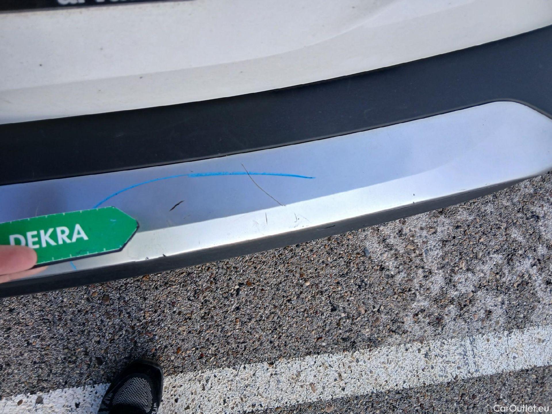  Peugeot  2008 PEUGEOT  / 2019 / 5P / todoterreno Allure BlueHDI 81kW (110CV) #15