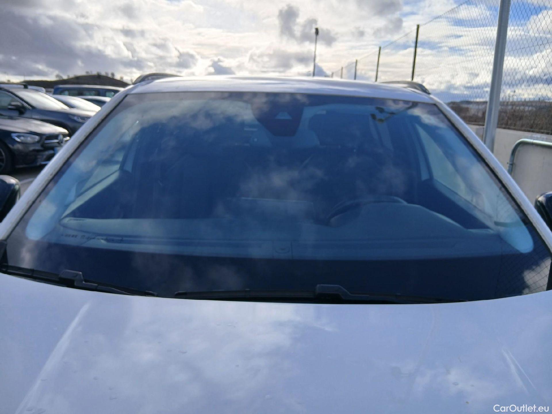  Peugeot  2008 PEUGEOT  / 2019 / 5P / todoterreno Allure BlueHDI 81kW (110CV) #5