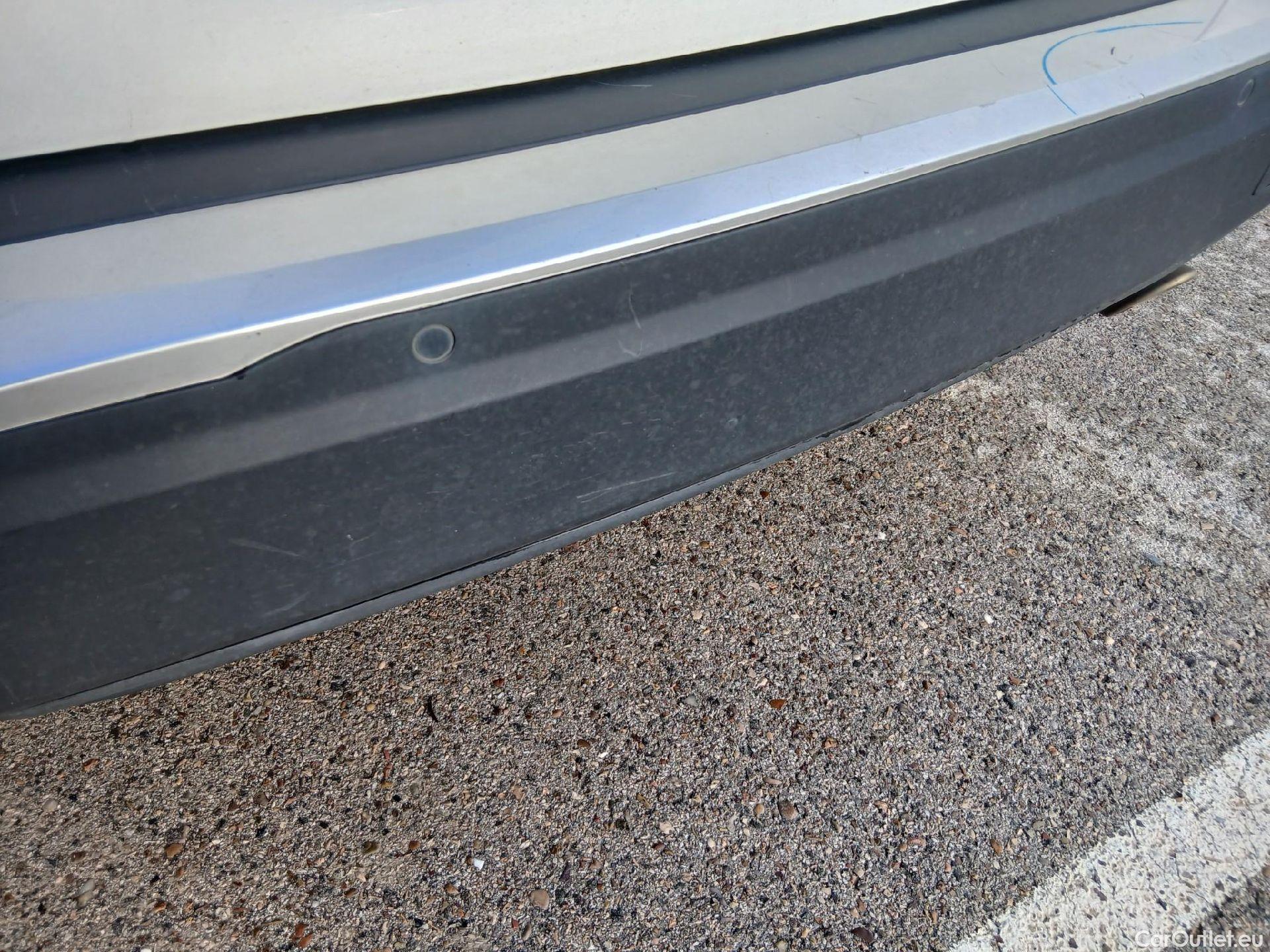  Peugeot  2008 PEUGEOT  / 2019 / 5P / todoterreno Allure BlueHDI 81kW (110CV) #16