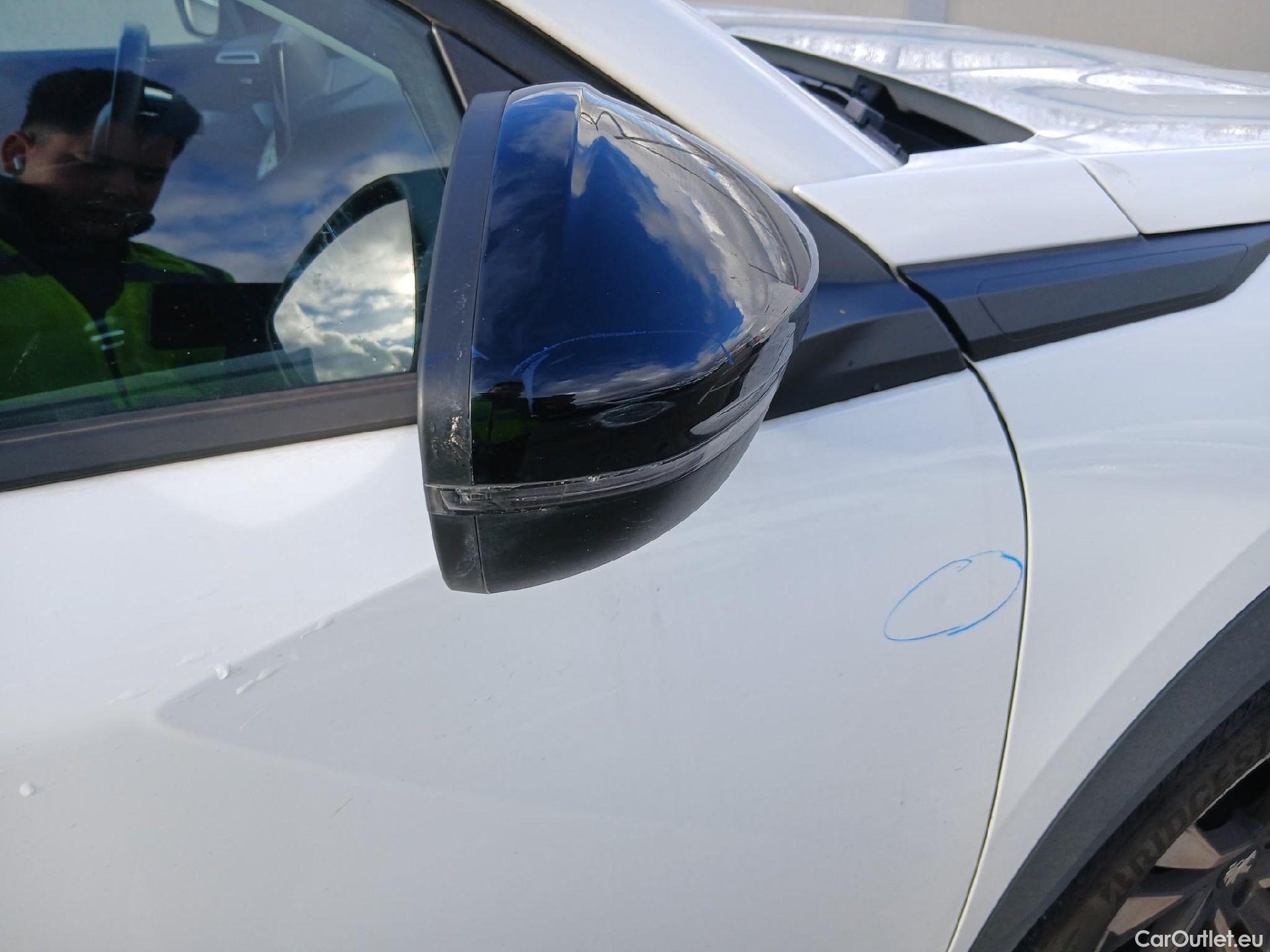  Peugeot  2008 PEUGEOT  / 2019 / 5P / todoterreno Allure BlueHDI 81kW (110CV) #26