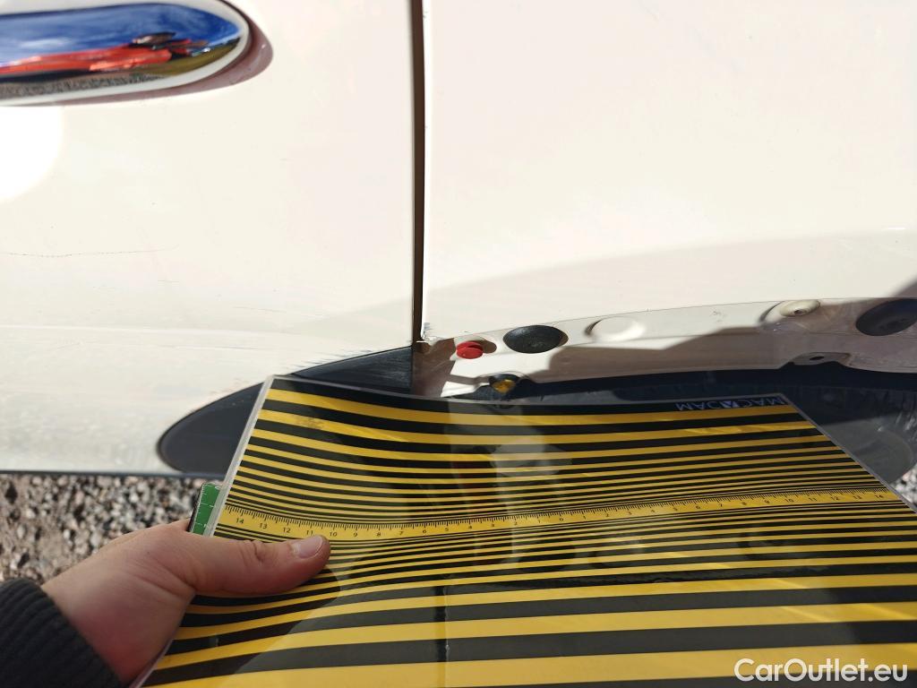  Mini  Cooper MINI MINI / 2014 / 5P / berlina con portón ONE 5 PUERTAS (CX) #25