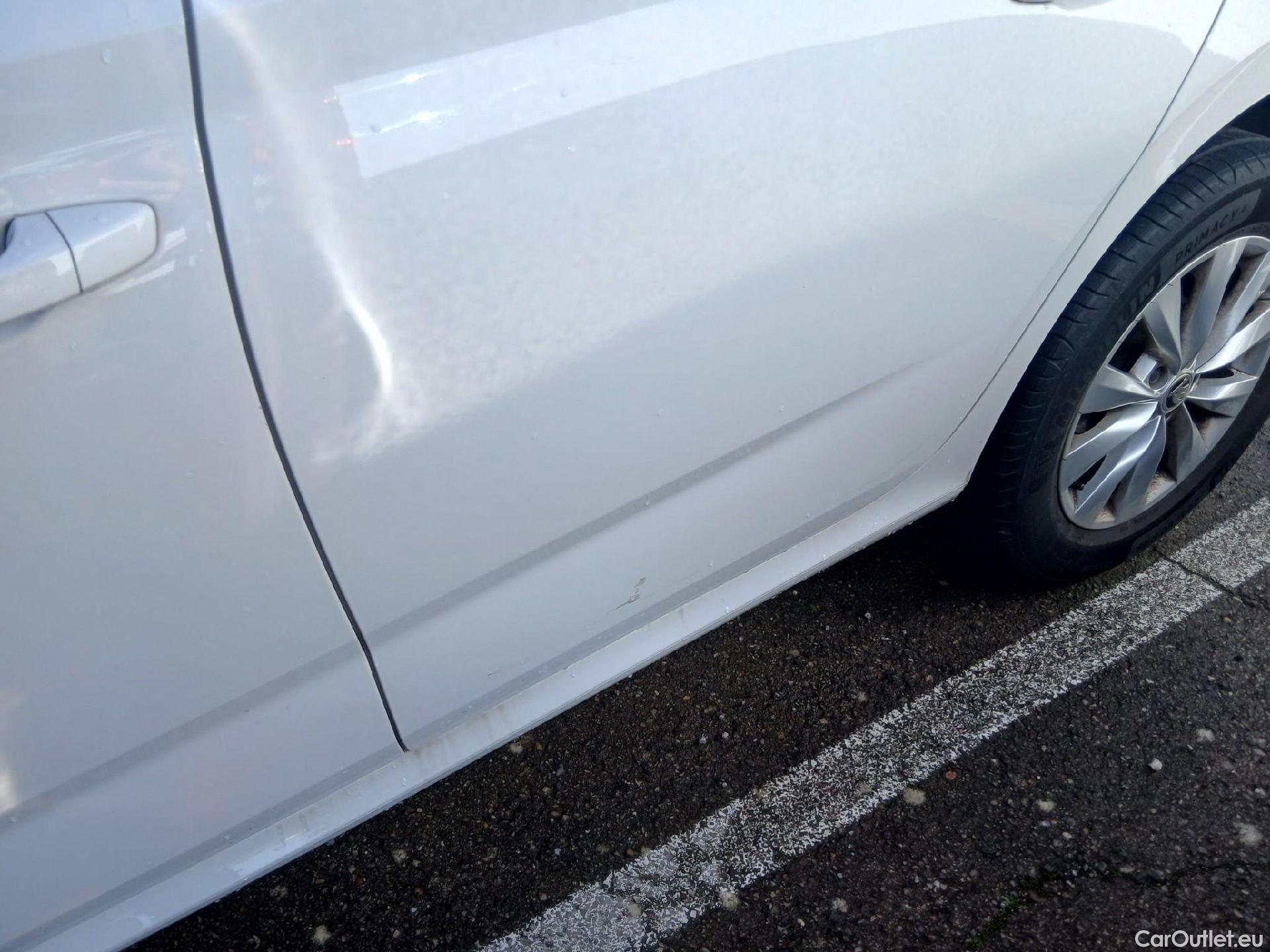  Skoda  KAMIQ SKODA  1.0 TSI 81kW (110CV) DSG Ambition #13