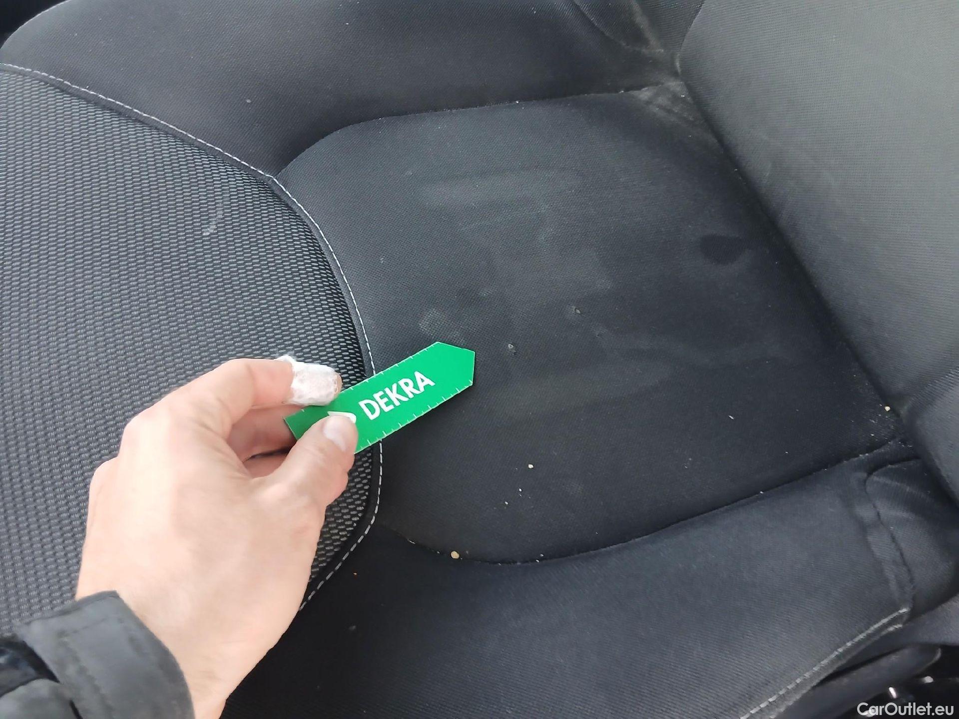  Renault  Clio RENAULT  / 2016 / 5P / berlina con portón Business dCi 55kW (75CV) -18 #35