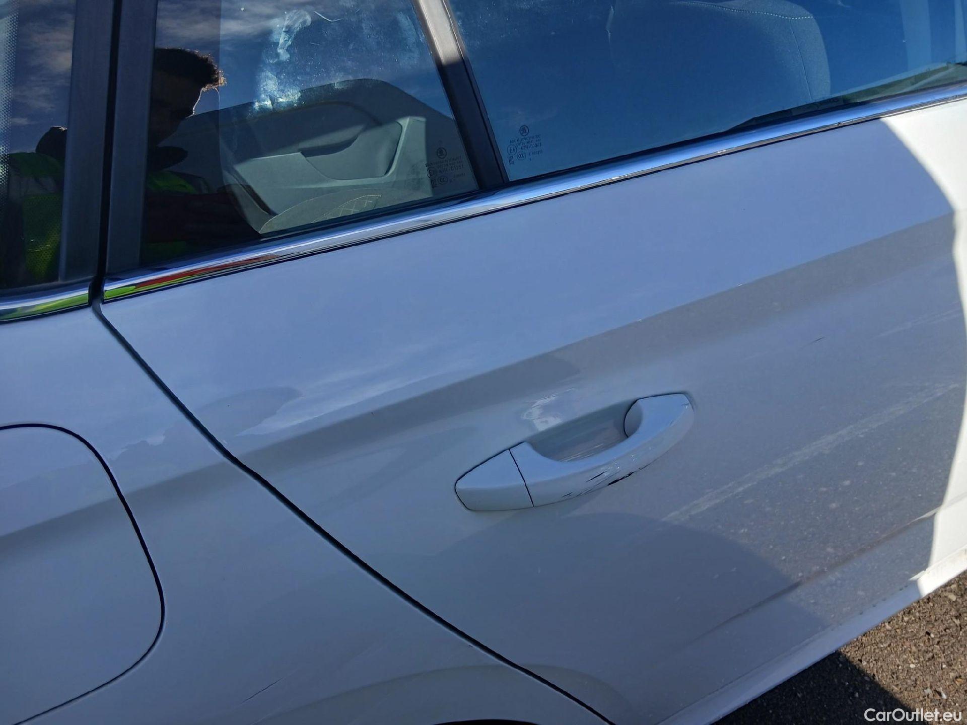  Skoda  KAMIQ SKODA  1.0 TSI 81kW (110CV) DSG Ambition #22