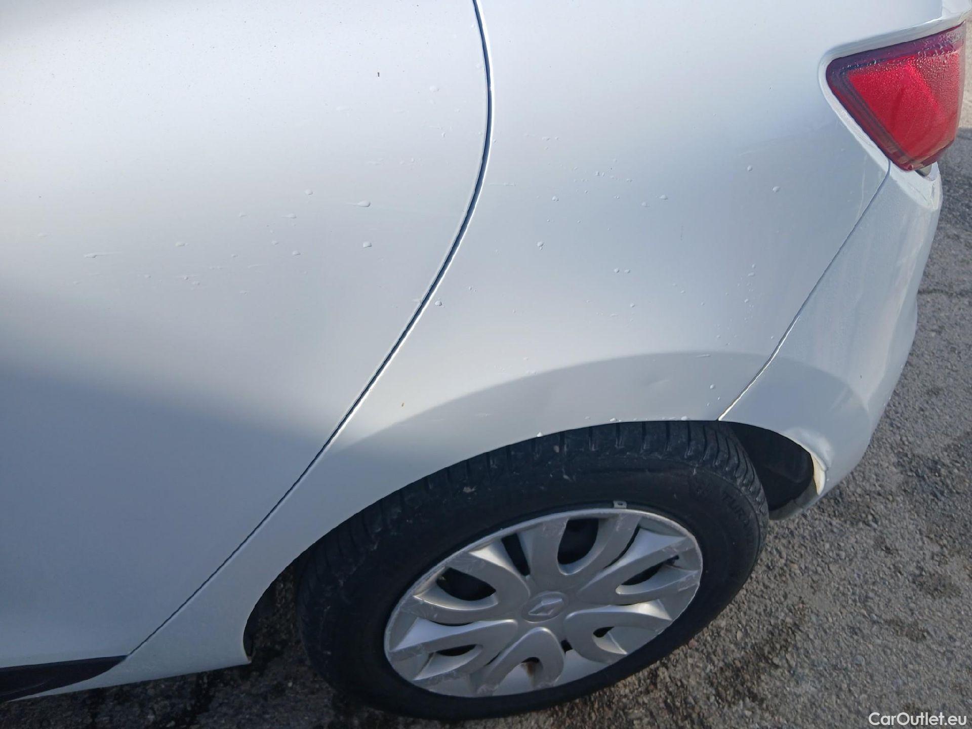  Renault  Clio RENAULT  / 2016 / 5P / berlina con portón Business dCi 55kW (75CV) -18 #16