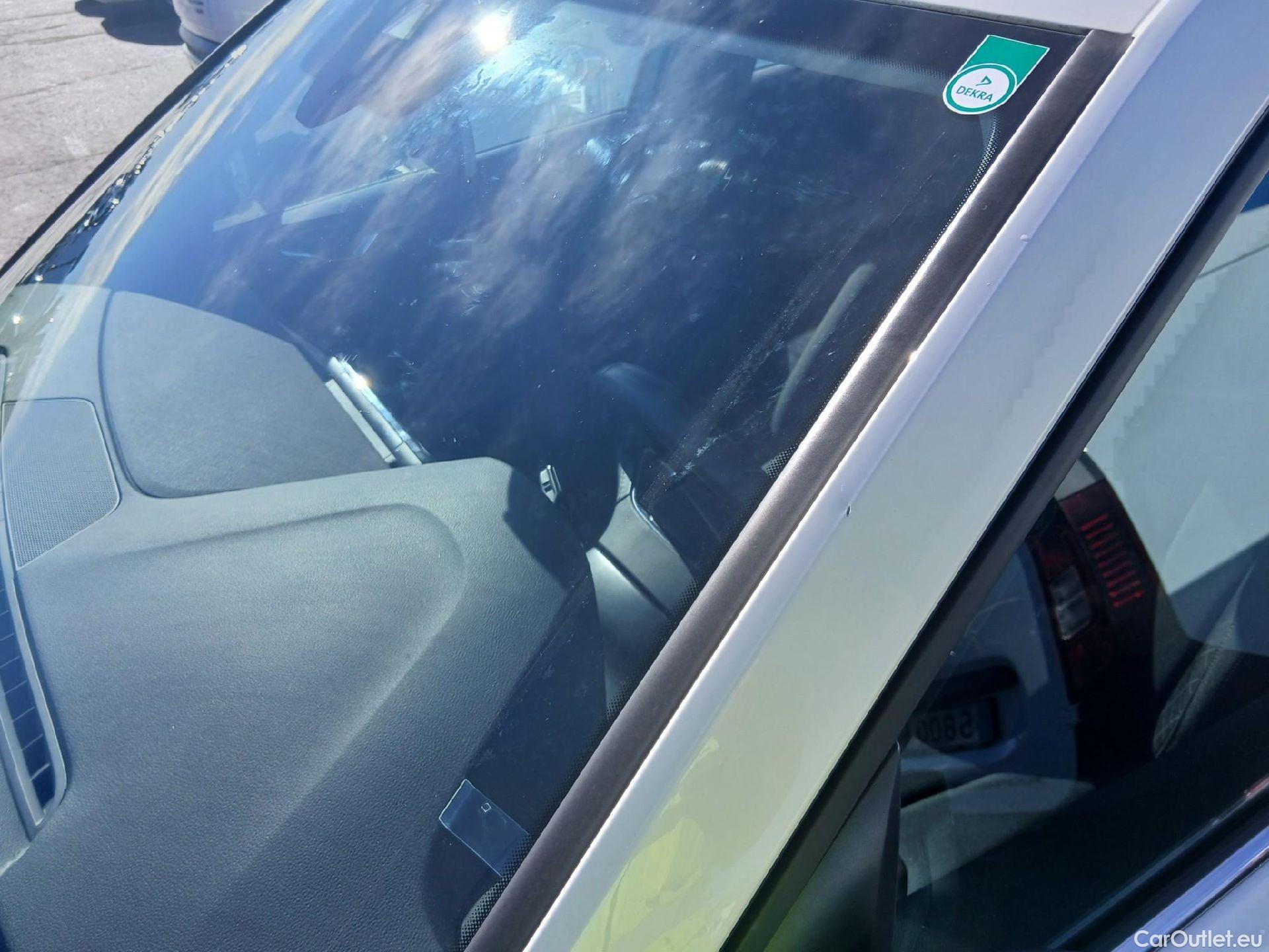  Skoda  KAMIQ SKODA  1.0 TSI 81kW (110CV) DSG Ambition #9