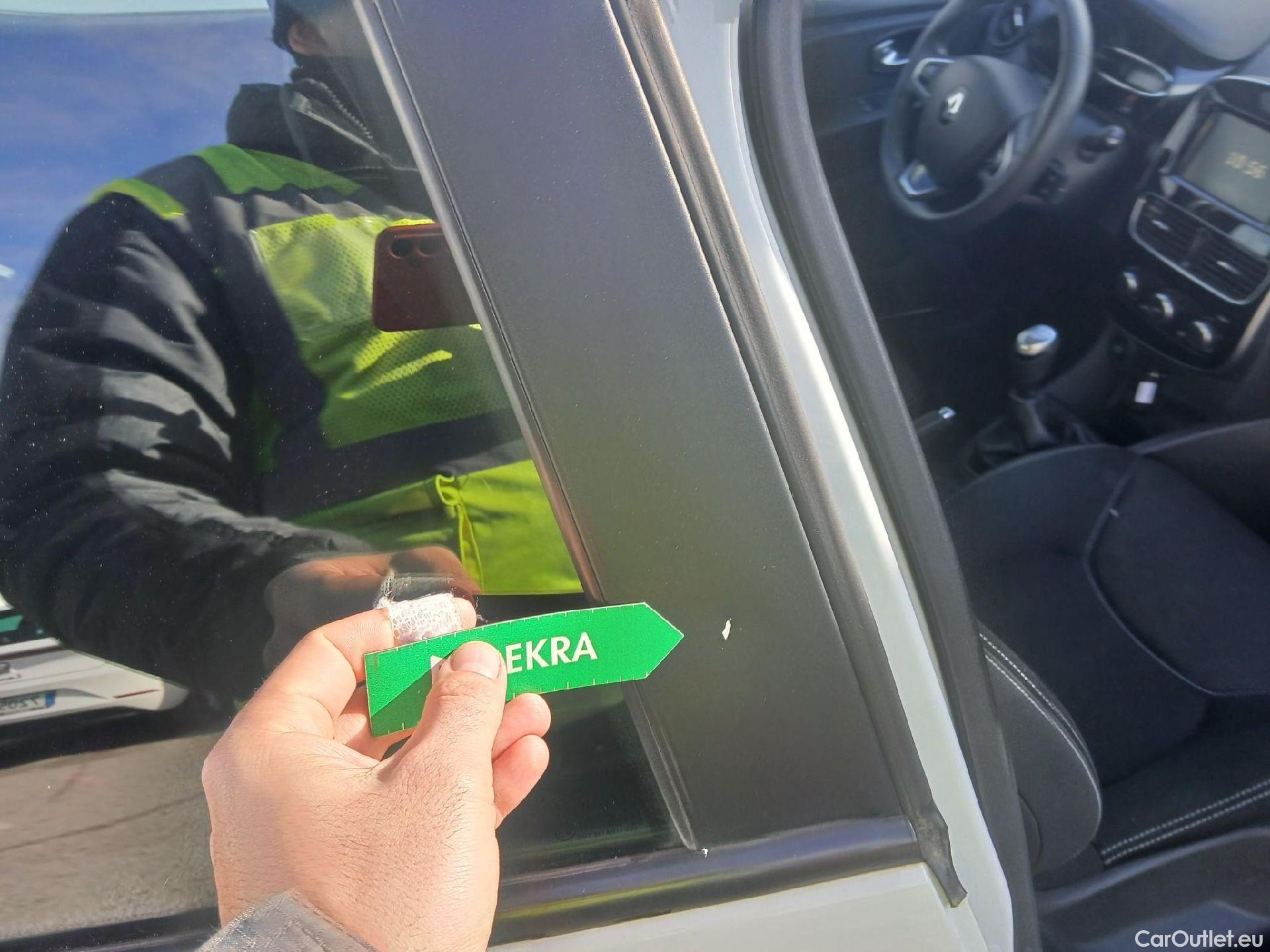  Renault  Clio RENAULT  / 2016 / 5P / berlina con portón Business dCi 55kW (75CV) -18 #34