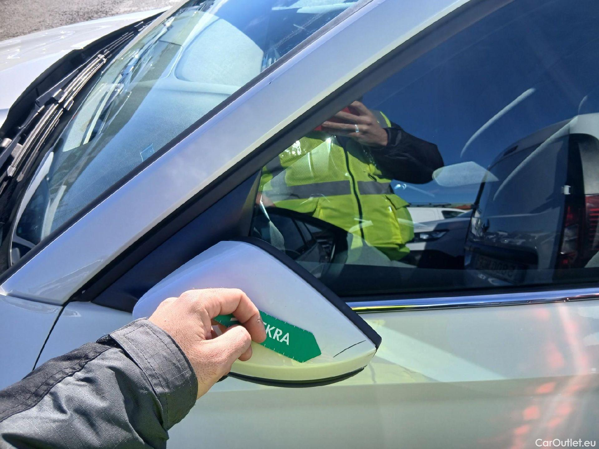  Skoda  KAMIQ SKODA  1.0 TSI 81kW (110CV) DSG Ambition #7