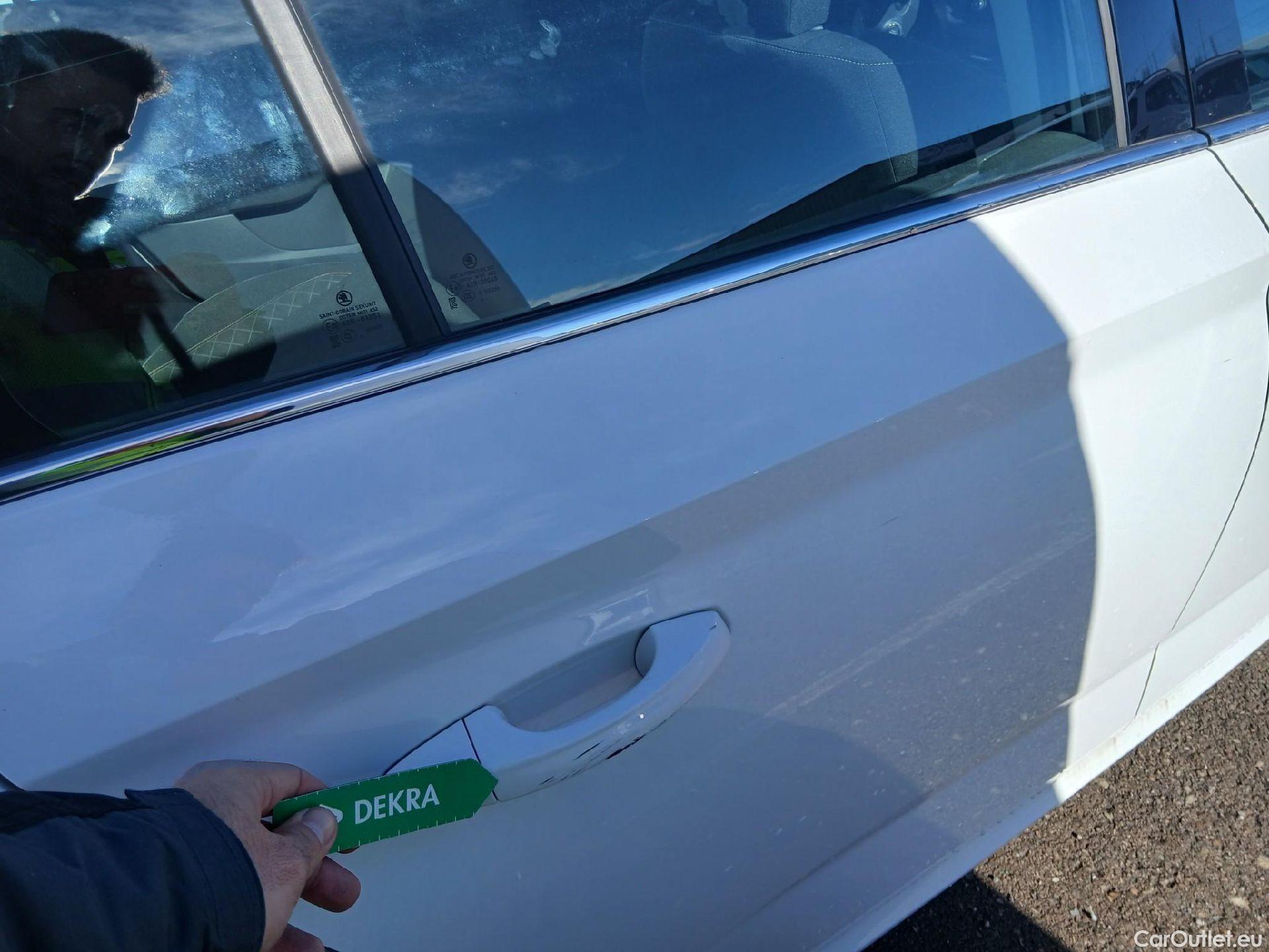  Skoda  KAMIQ SKODA  1.0 TSI 81kW (110CV) DSG Ambition #21