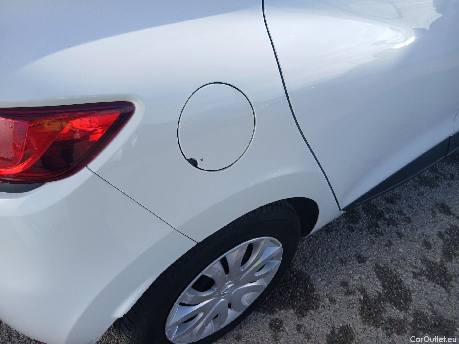  Renault  Clio RENAULT  / 2016 / 5P / berlina con portón Business dCi 55kW (75CV) -18 #23