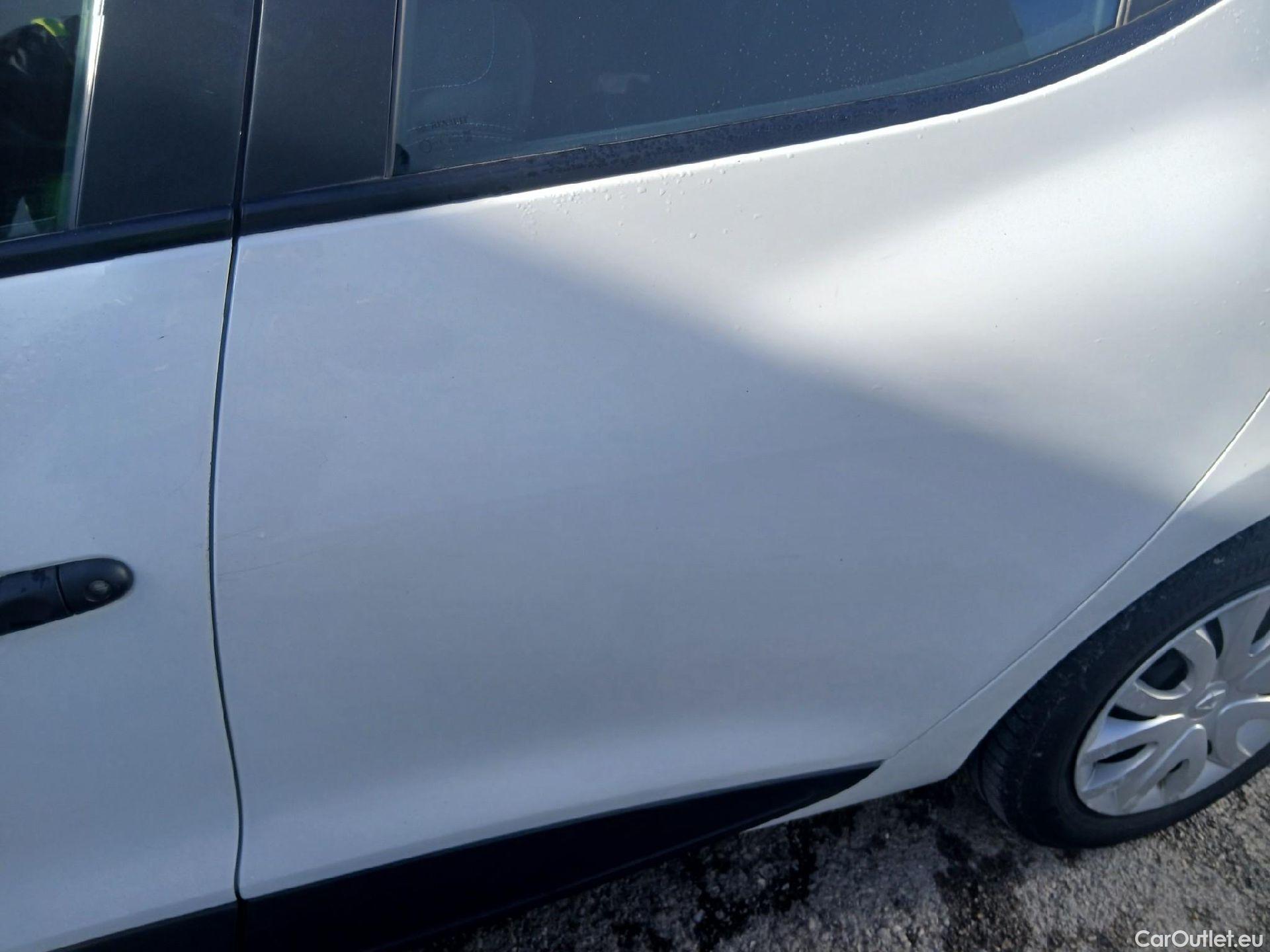  Renault  Clio RENAULT  / 2016 / 5P / berlina con portón Business dCi 55kW (75CV) -18 #14