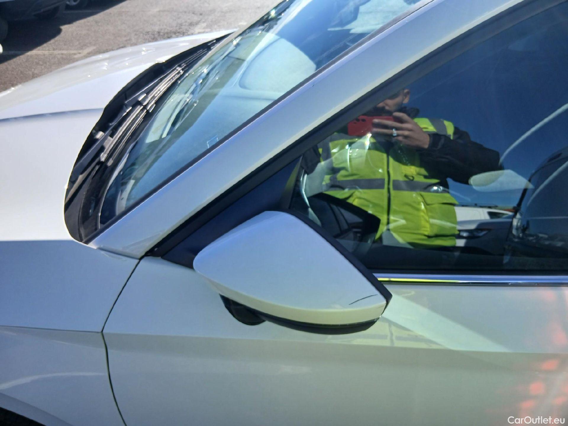  Skoda  KAMIQ SKODA  1.0 TSI 81kW (110CV) DSG Ambition #8