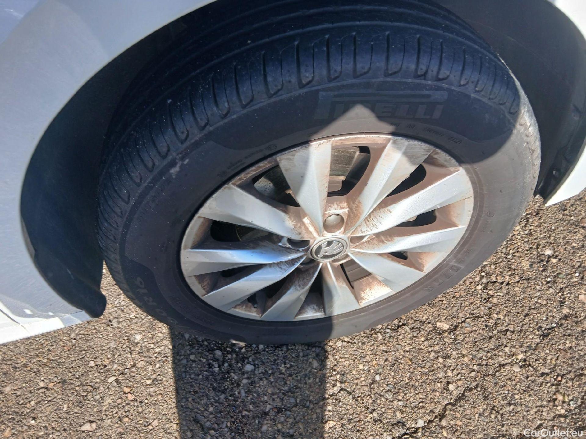  Skoda  KAMIQ SKODA  1.0 TSI 81kW (110CV) DSG Ambition #32