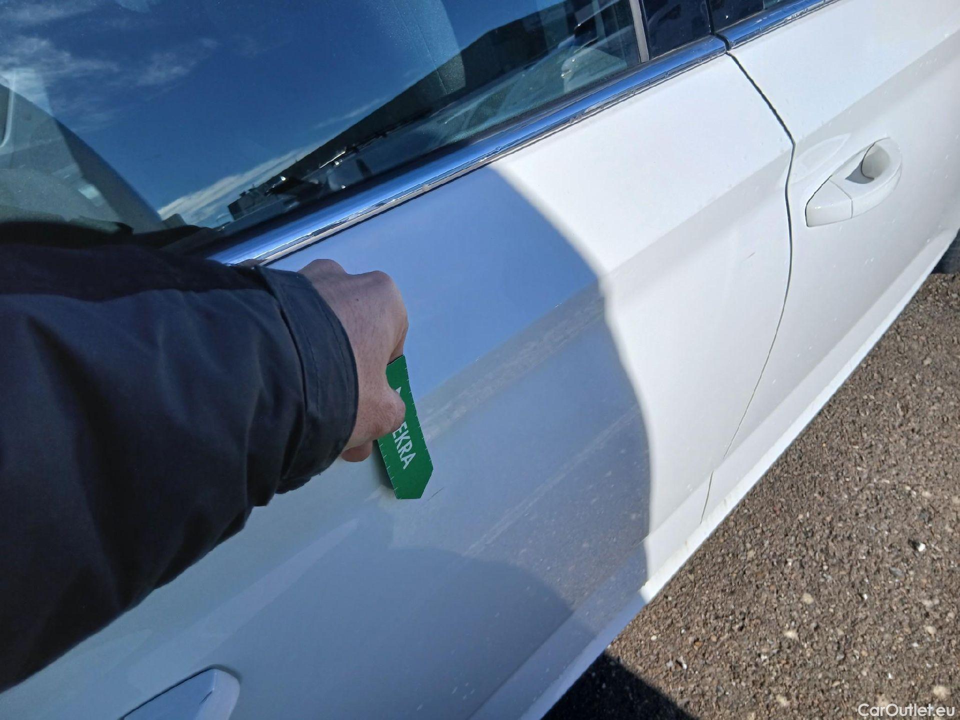  Skoda  KAMIQ SKODA  1.0 TSI 81kW (110CV) DSG Ambition #24