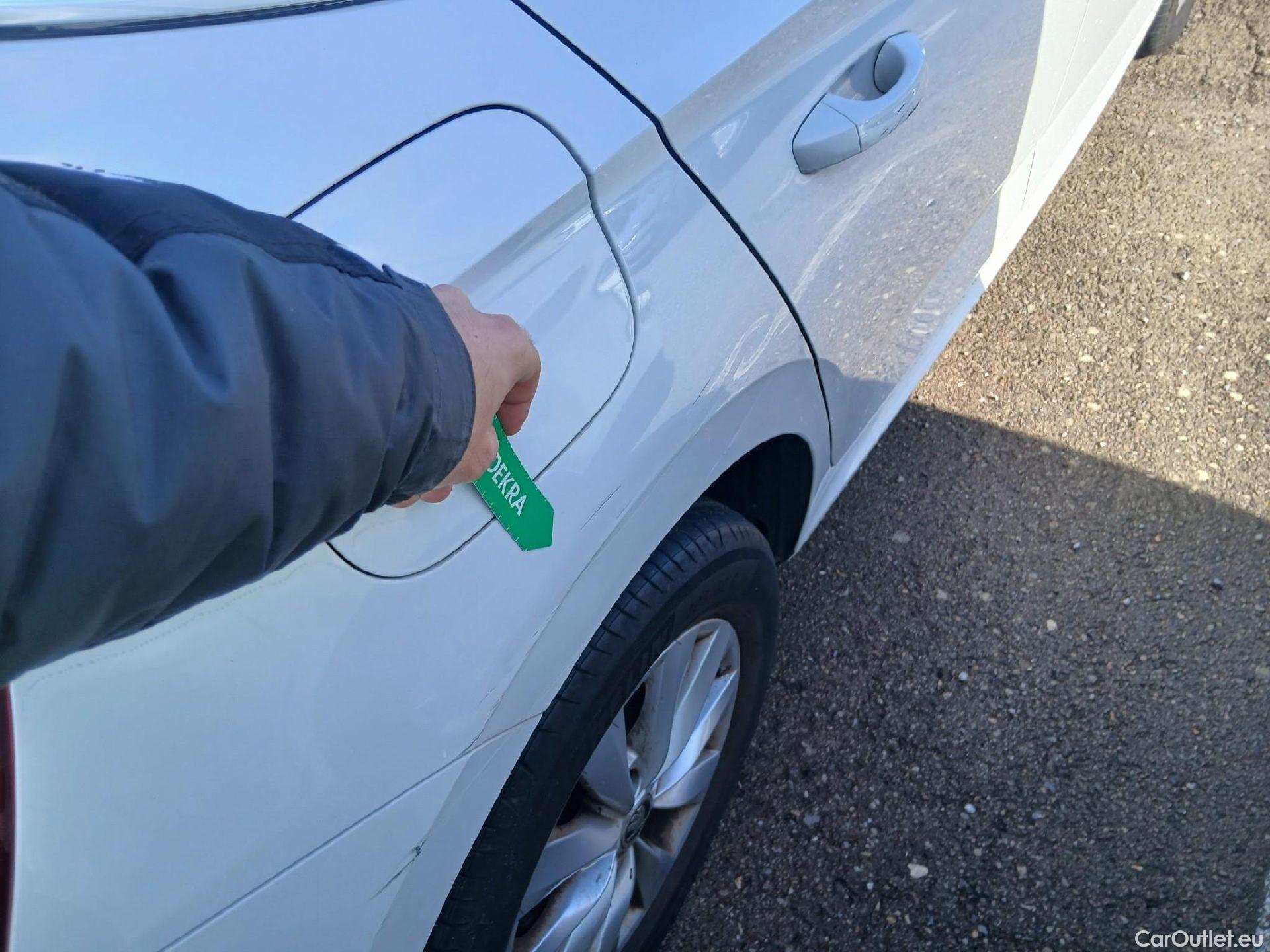  Skoda  KAMIQ SKODA  1.0 TSI 81kW (110CV) DSG Ambition #19