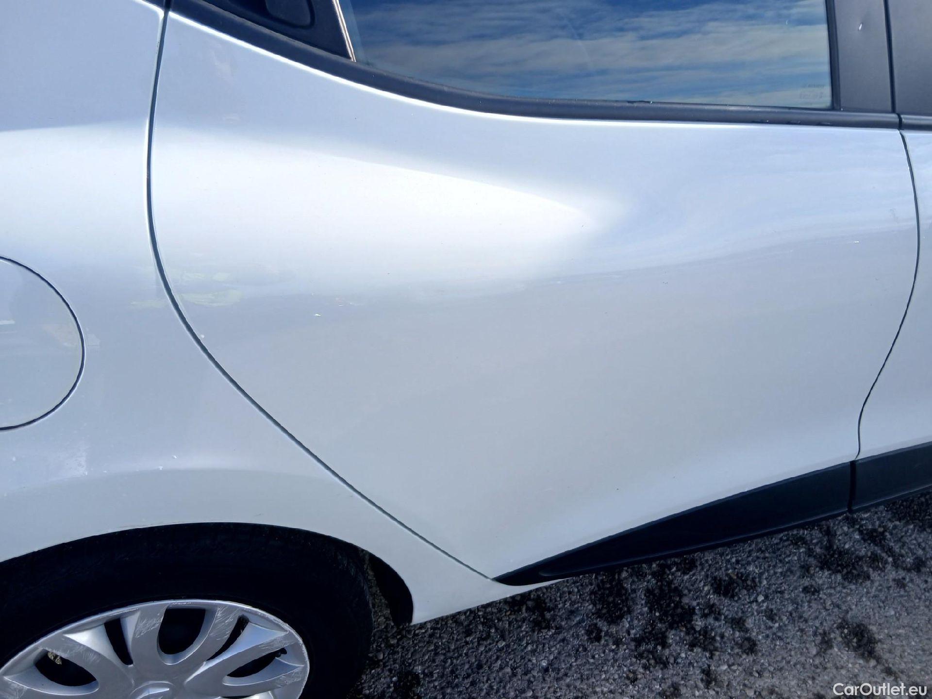  Renault  Clio RENAULT  / 2016 / 5P / berlina con portón Business dCi 55kW (75CV) -18 #28