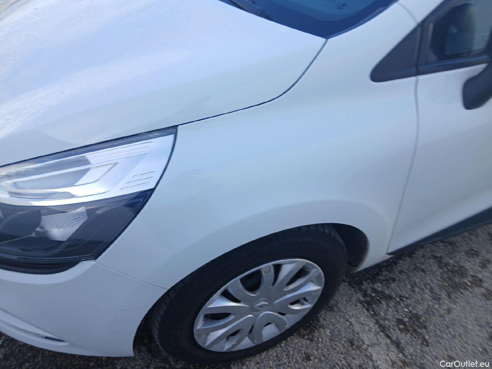  Renault  Clio RENAULT  / 2016 / 5P / berlina con portón Business dCi 55kW (75CV) -18 #5