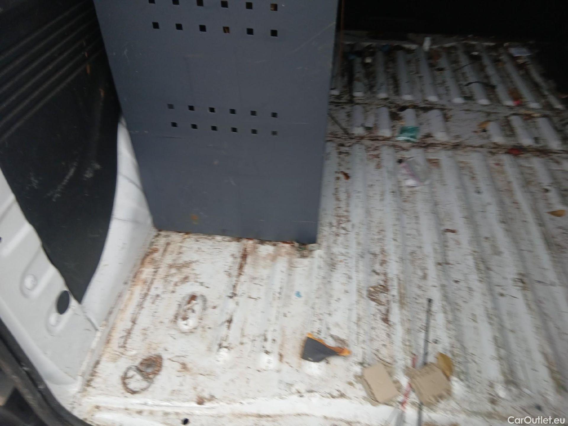  Citroen  Berlingo CITROEN  / 2018 / 4P / furgón derivado de turismo Talla M BlueHDi 100 #43