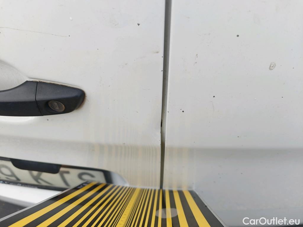  Citroen  Jumpy CITROEN  / 2016 / 4P / FURGON Talla M BlueHDi 73KW (100CV) Confort #42