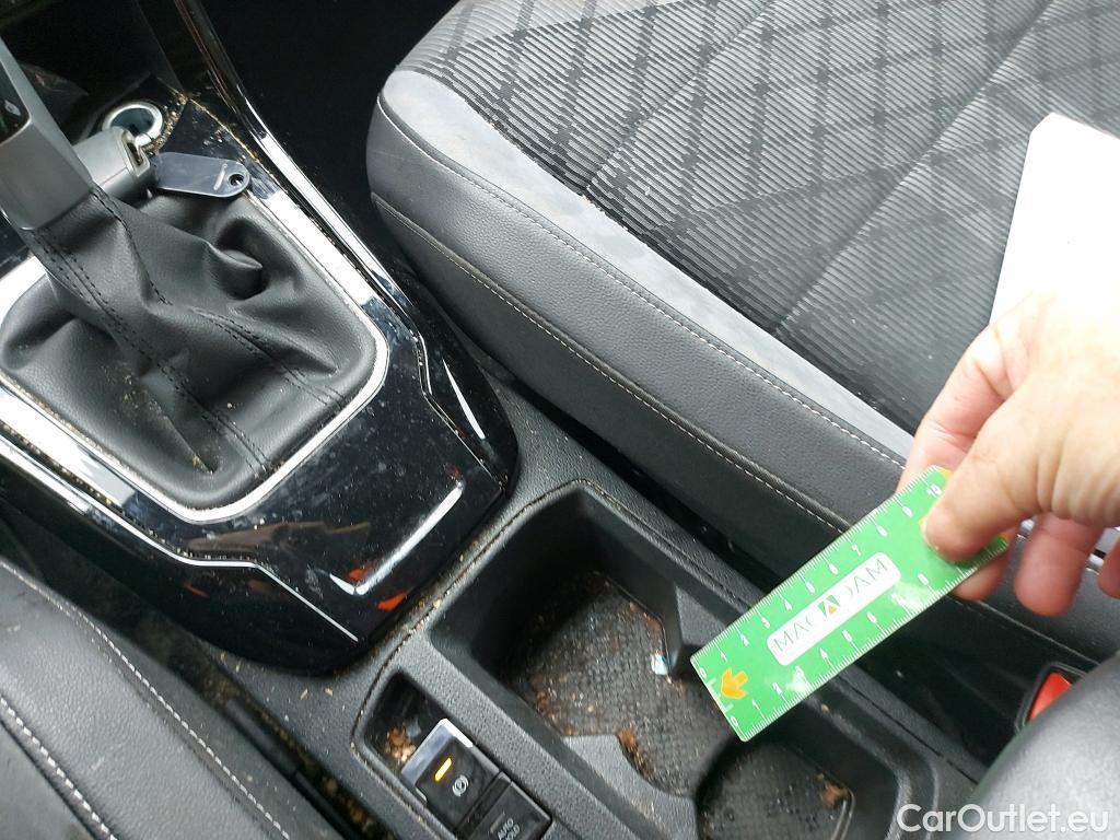  Volkswagen  T-ROC VOLKSWAGEN  / 2021 / 5P / todoterreno R-Line 2.0 TDI 110kW (150CV) DSG #7