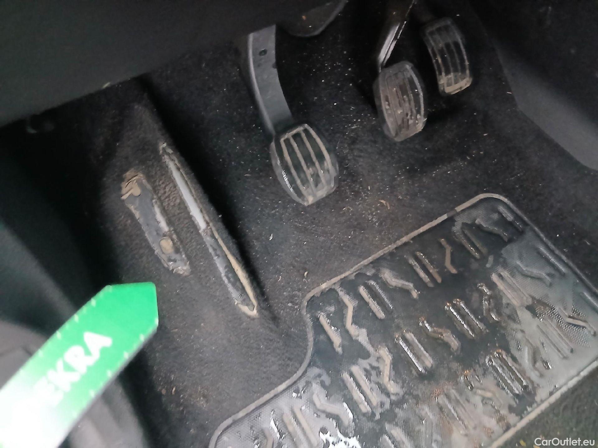  Citroen  Berlingo CITROEN  / 2018 / 4P / furgón derivado de turismo Talla M BlueHDi 100 #2