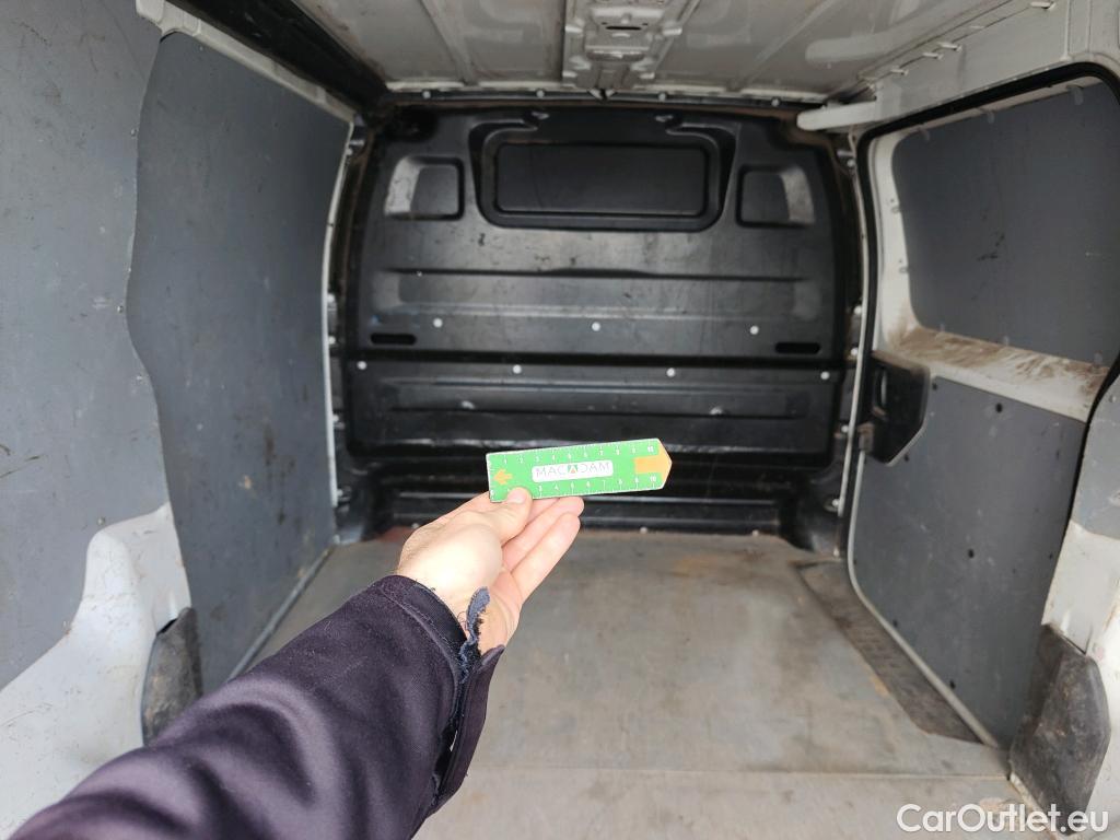  Citroen  Jumpy CITROEN  / 2016 / 4P / FURGON Talla M BlueHDi 73KW (100CV) Confort #25