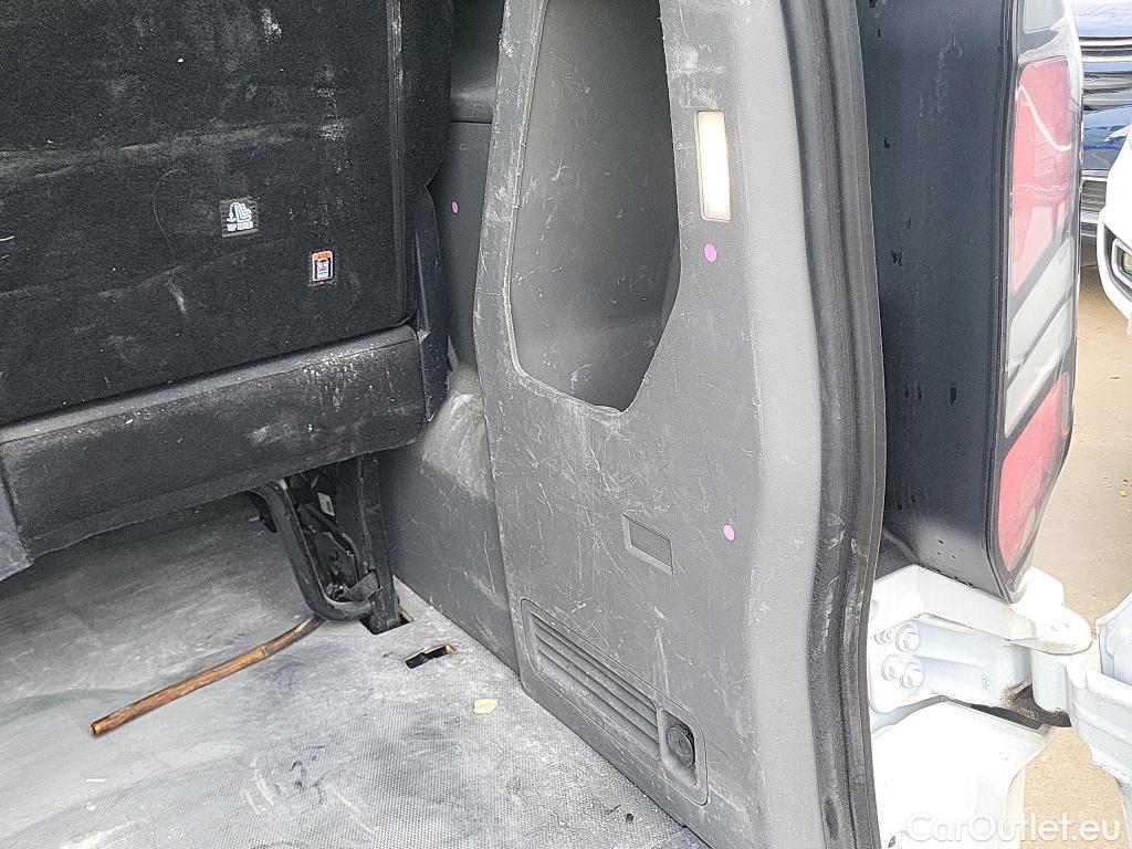  Land Rover  Discovery FORD Transit Custom / 2023 / 4P / combi Kombi 2.0 EcoBlue 100kW 320 L1 Trend #31