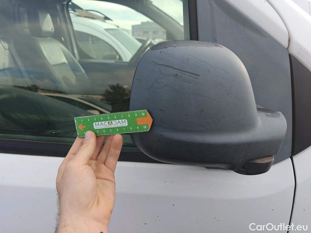  Citroen  Jumpy CITROEN  / 2016 / 4P / FURGON Talla M BlueHDi 73KW (100CV) Confort #104