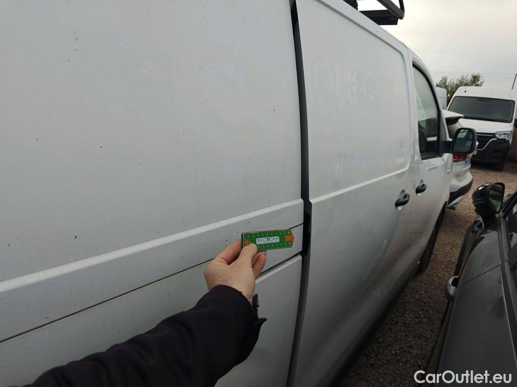  Citroen  Jumpy CITROEN  / 2016 / 4P / FURGON Talla M BlueHDi 73KW (100CV) Confort #93