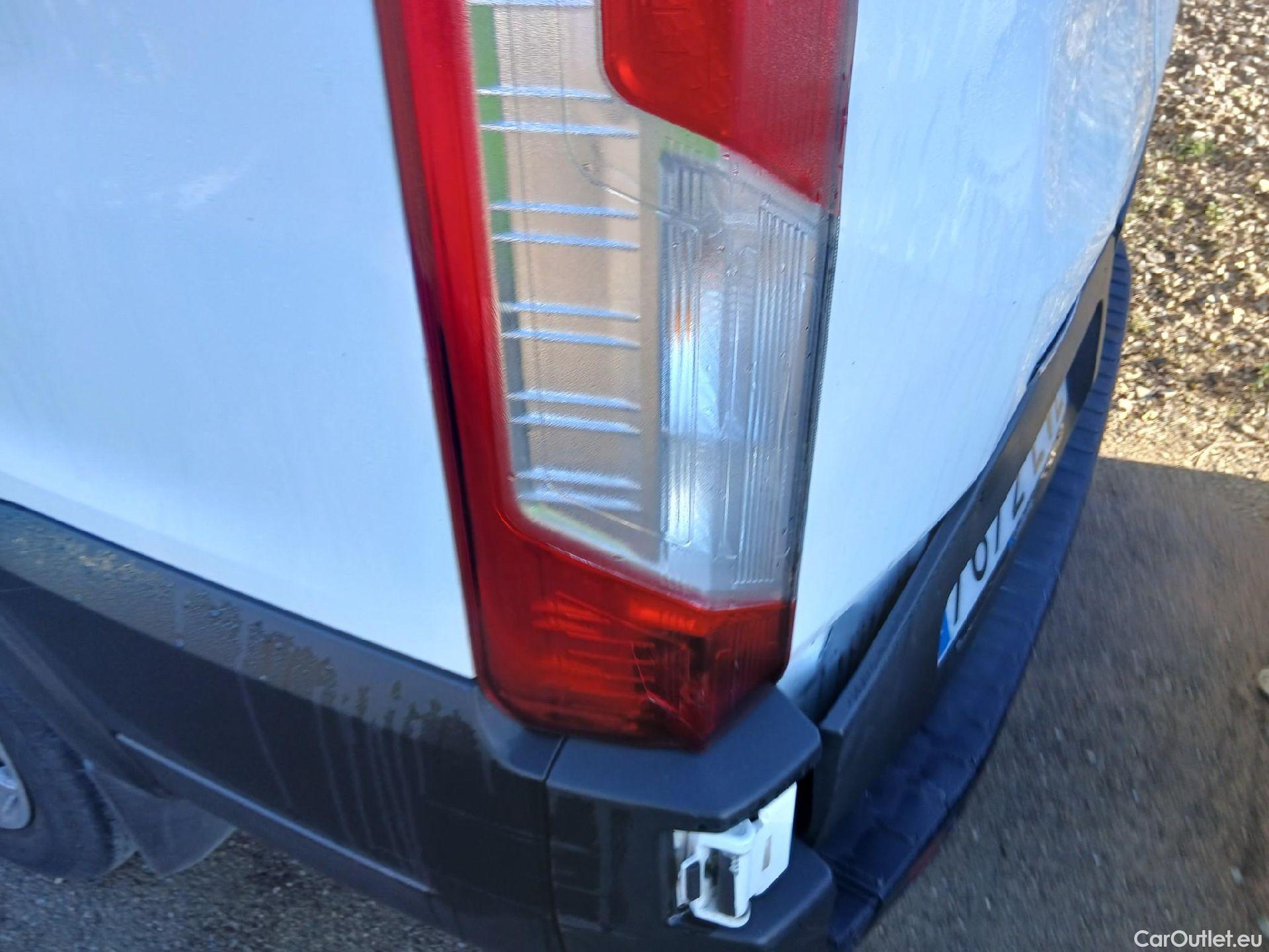  Ford  Transit FORD  / 2013 / 4P / furgón 310 96kW L3H2 Van Trend FWD MHEV #18