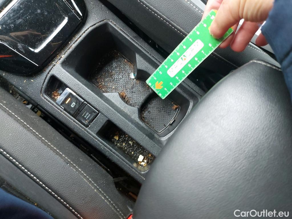  Volkswagen  T-ROC VOLKSWAGEN  / 2021 / 5P / todoterreno R-Line 2.0 TDI 110kW (150CV) DSG #8