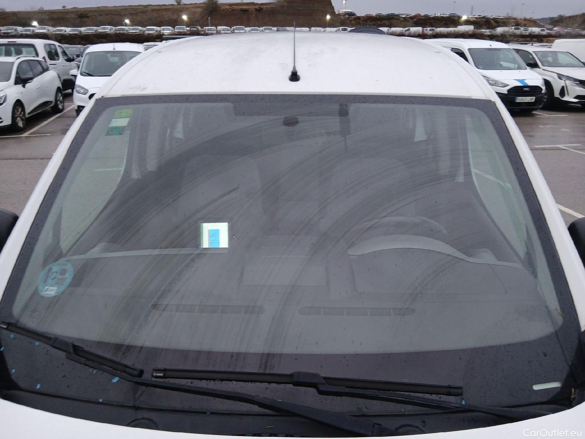  Citroen  Berlingo CITROEN  / 2015 / 4P / combi Multispace LIVE Edit.BlueHDi 74KW (100CV (AC) #4