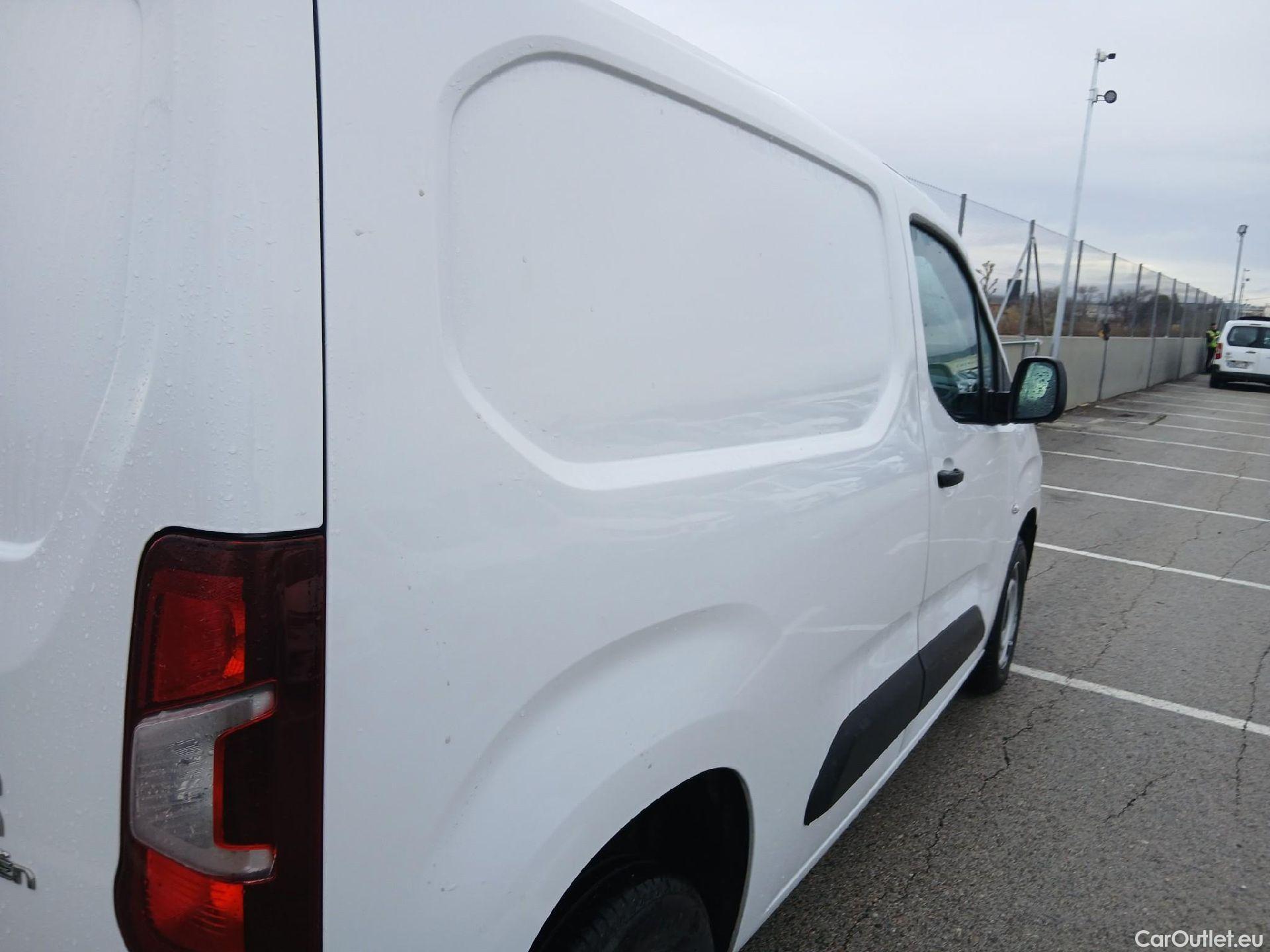  Citroen  Berlingo CITROEN  / 2018 / 4P / furgón derivado de turismo Talla M BlueHDi 100 #18