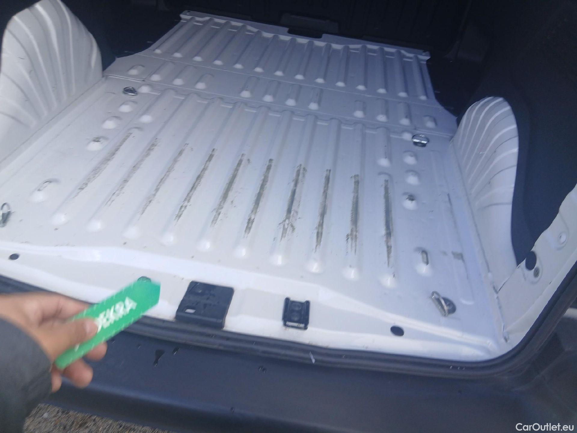  Citroen  Berlingo CITROEN  / 2018 / 4P / furgón derivado de turismo Talla M BlueHDi 100 #2