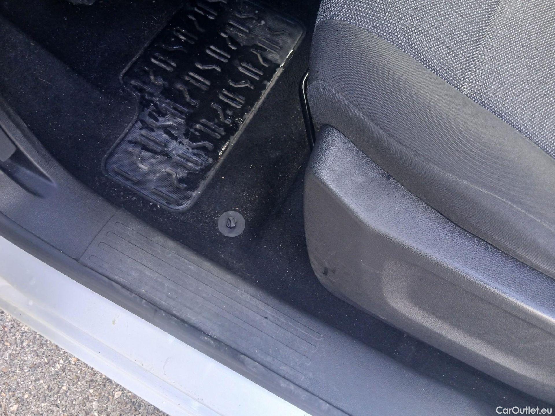  Citroen  Berlingo CITROEN  / 2018 / 4P / furgón derivado de turismo Talla M BlueHDi 100 #4