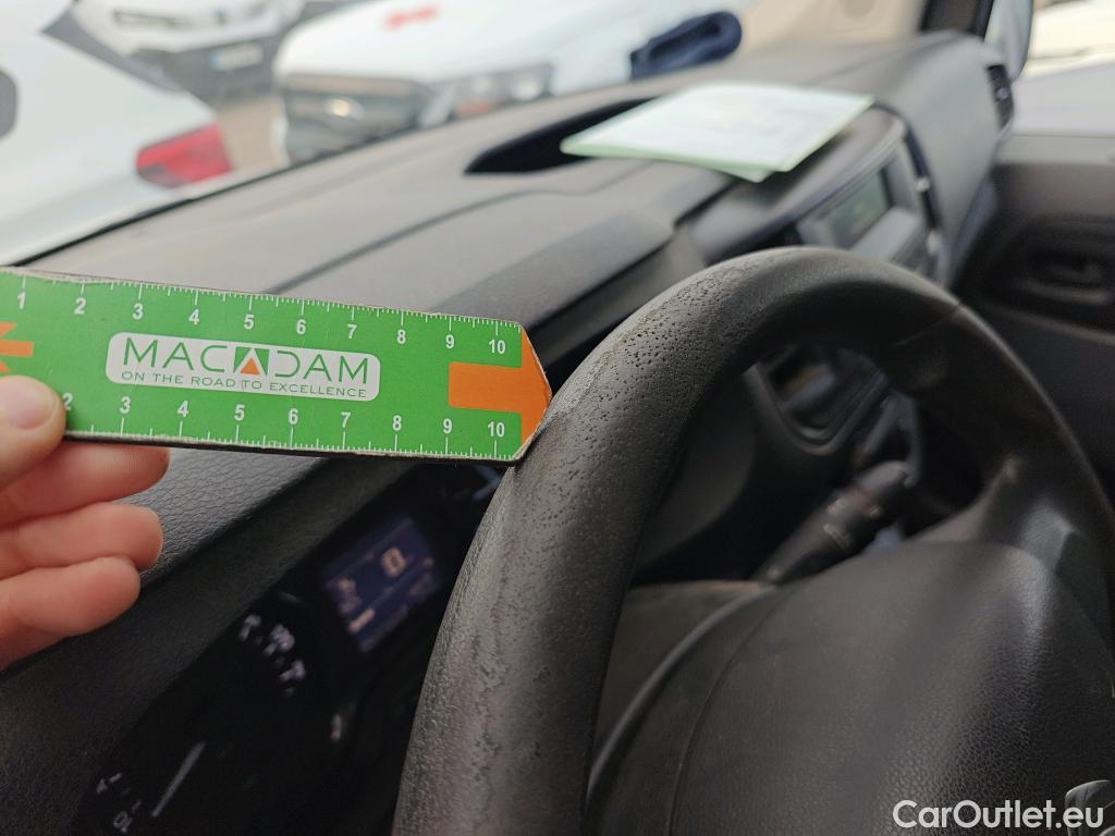  Citroen  Jumpy CITROEN  / 2016 / 4P / FURGON Talla M BlueHDi 73KW (100CV) Confort #84