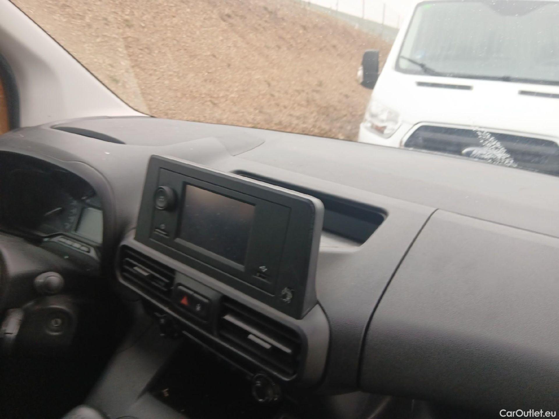  Citroen  Berlingo CITROEN  / 2018 / 4P / furgón derivado de turismo Talla M BlueHDi 100 #42