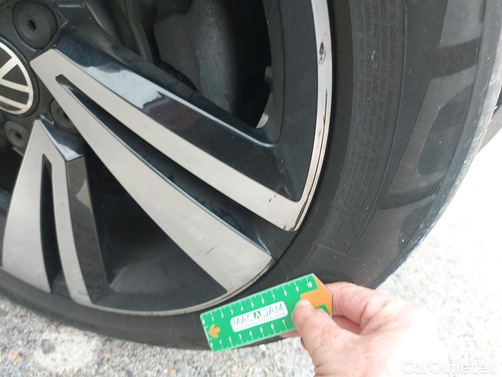  Volkswagen  T-ROC VOLKSWAGEN  / 2021 / 5P / todoterreno R-Line 2.0 TDI 110kW (150CV) DSG #4