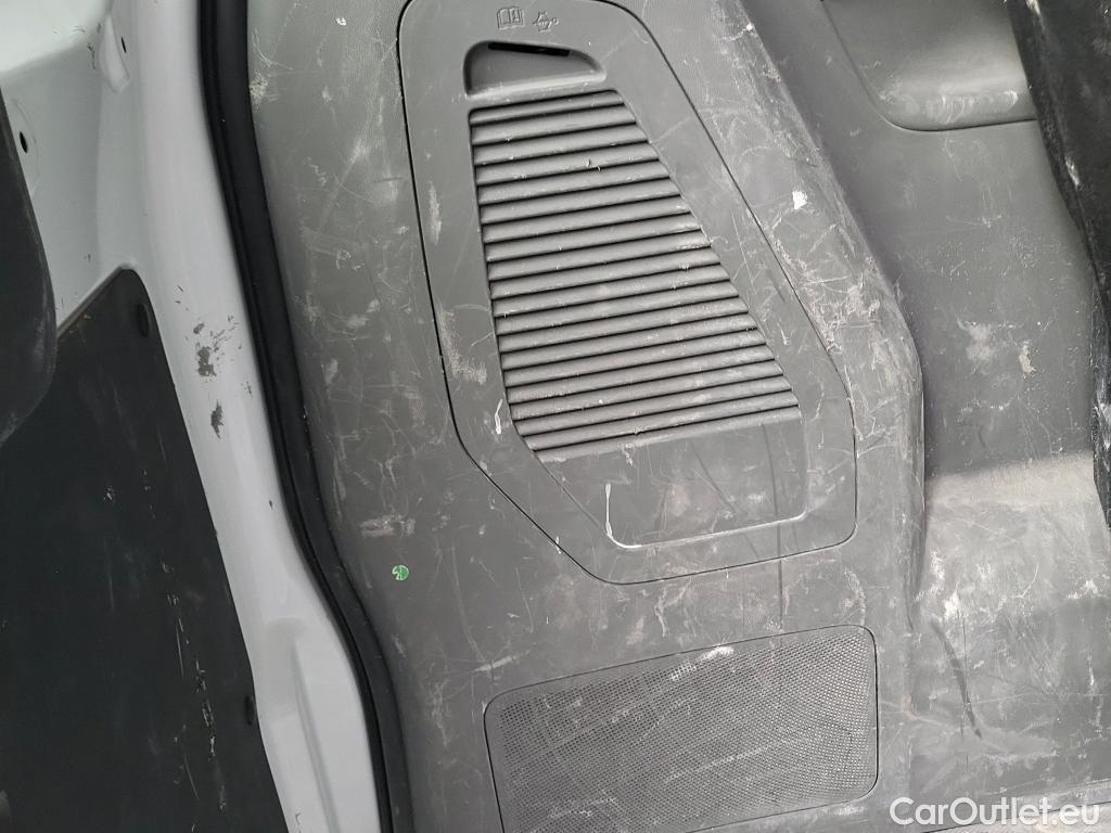  Land Rover  Discovery FORD Transit Custom / 2023 / 4P / combi Kombi 2.0 EcoBlue 100kW 320 L1 Trend #39