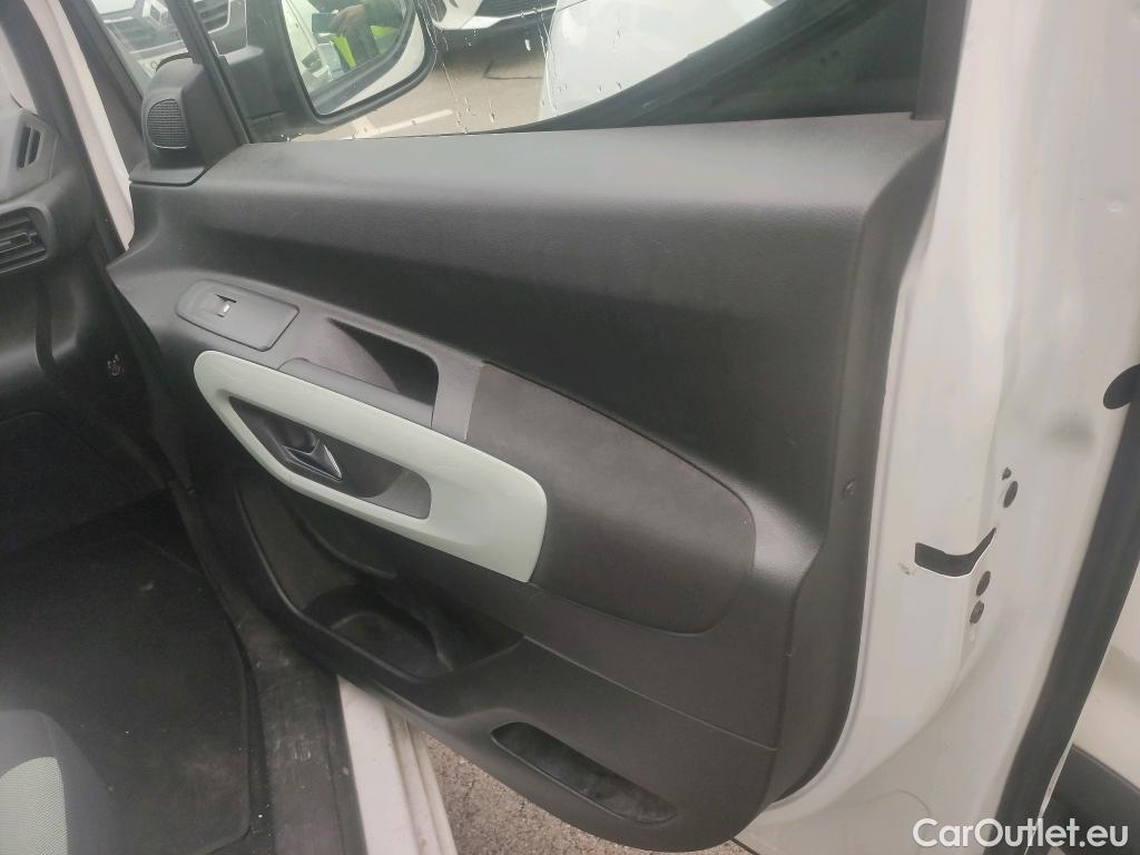  Citroen  Berlingo CITROEN  / 2018 / 5P / monovolumen compacto Talla M BlueHDi 100 S&S FEEL #28