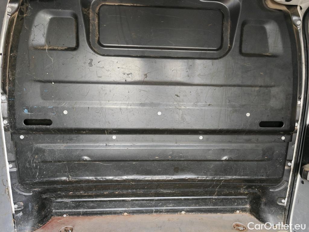  Citroen  Jumpy CITROEN  / 2016 / 4P / FURGON Talla M BlueHDi 73KW (100CV) Confort #26