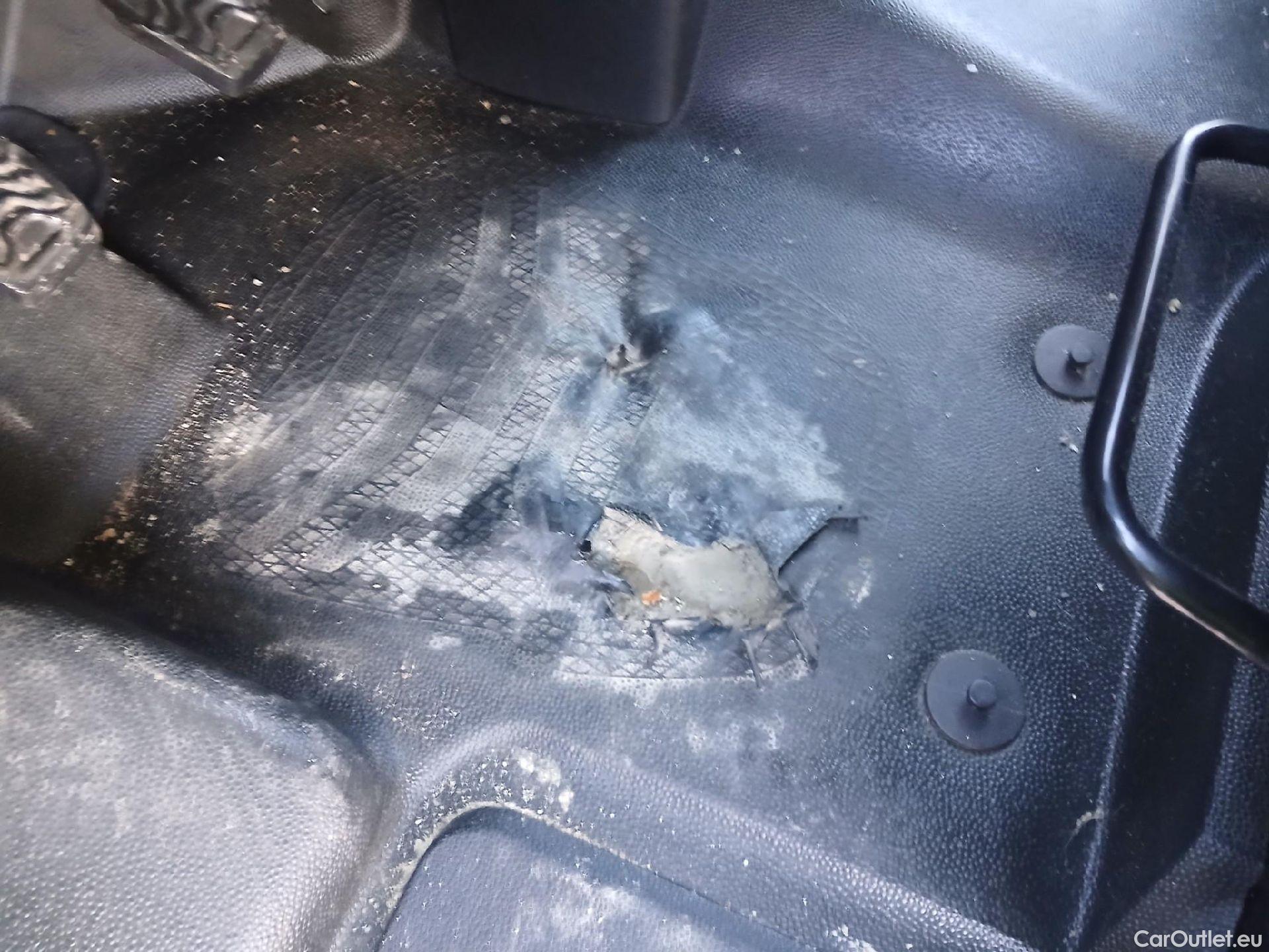  Ford  Transit FORD  / 2013 / 4P / furgón 310 96kW L3H2 Van Trend FWD MHEV #43