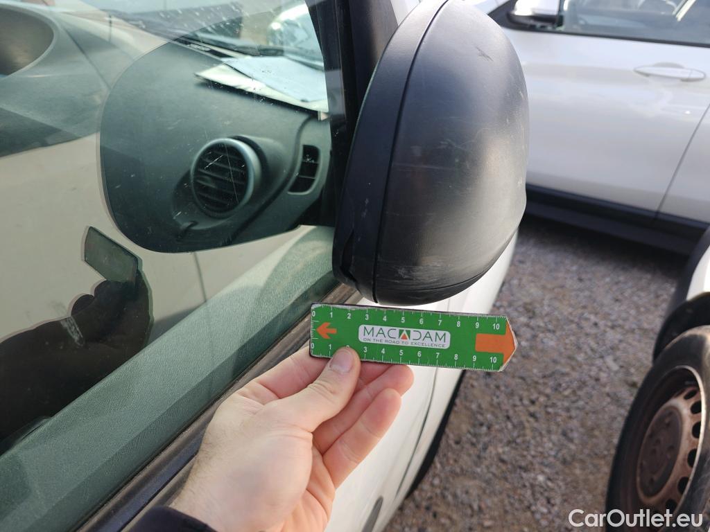  Renault  Kangoo RENAULT  FURGÓN VU 3p 2G furgón deriv Profesional 2014 dCi 75 Gen5 #47